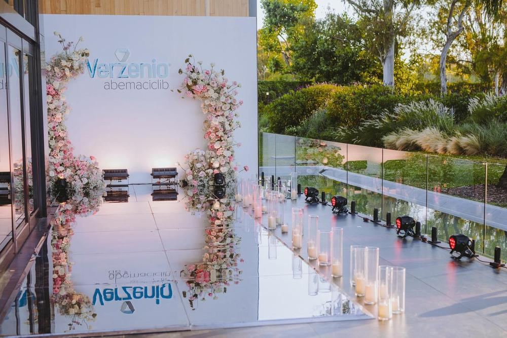 Acceso con Marco Floral